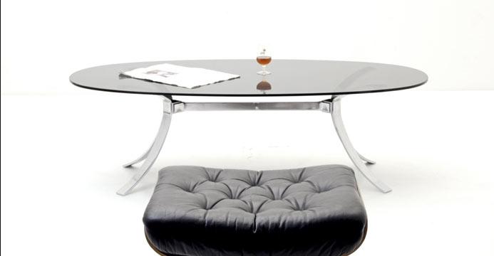 Ovaler Glas-Loungetisch