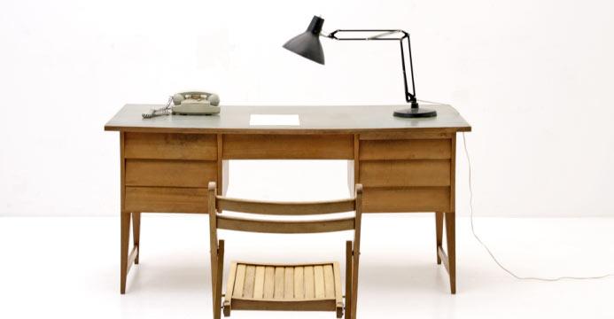 Schreibtisch aus Kirschholz der 60er-Jahre