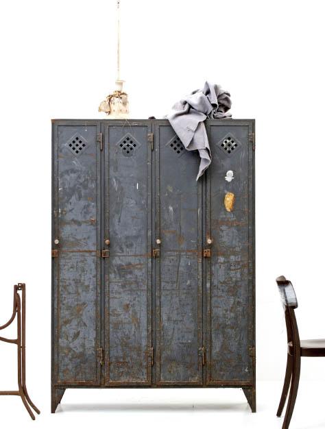 Garderoben Spind, gebraucht mit Geschichte (4903) | Div.Schränke