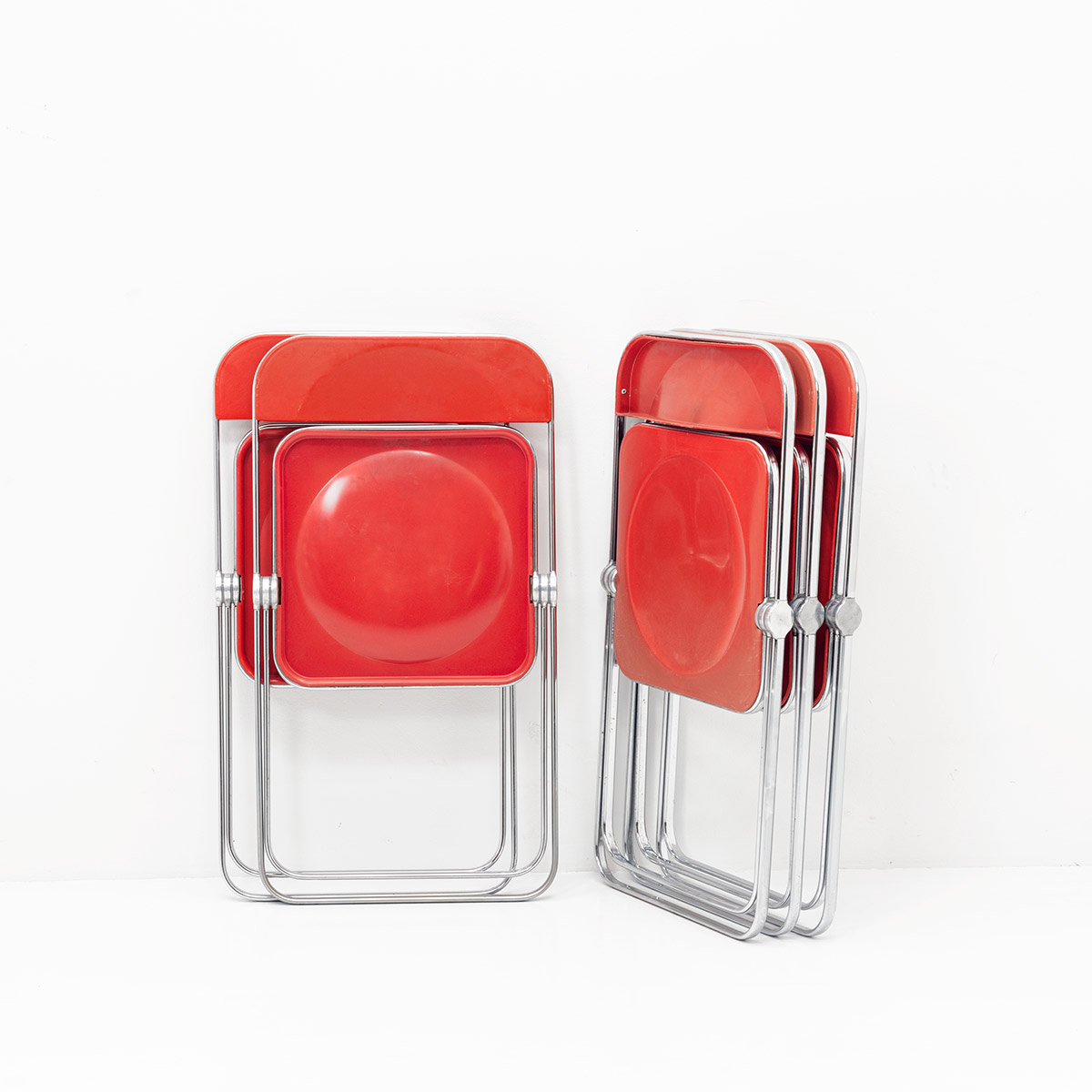 5er Set, rote `Plia` Klappstühle - 0