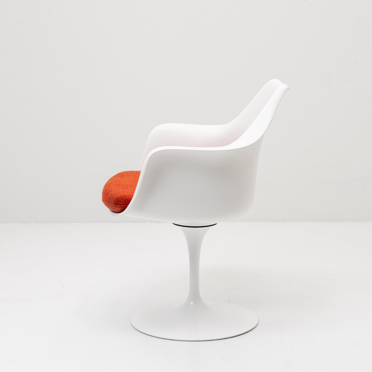 7er Set Saarinen Tulip Armlehnstühle von Knoll International - 0