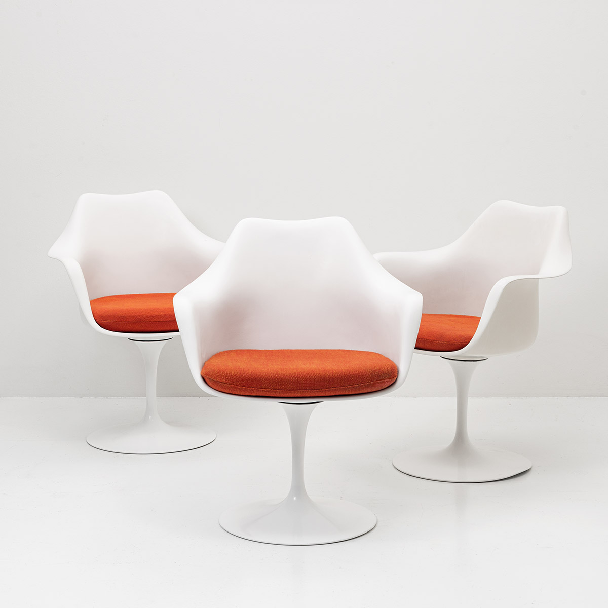 7er Set Saarinen Tulip Armlehnstühle von Knoll International