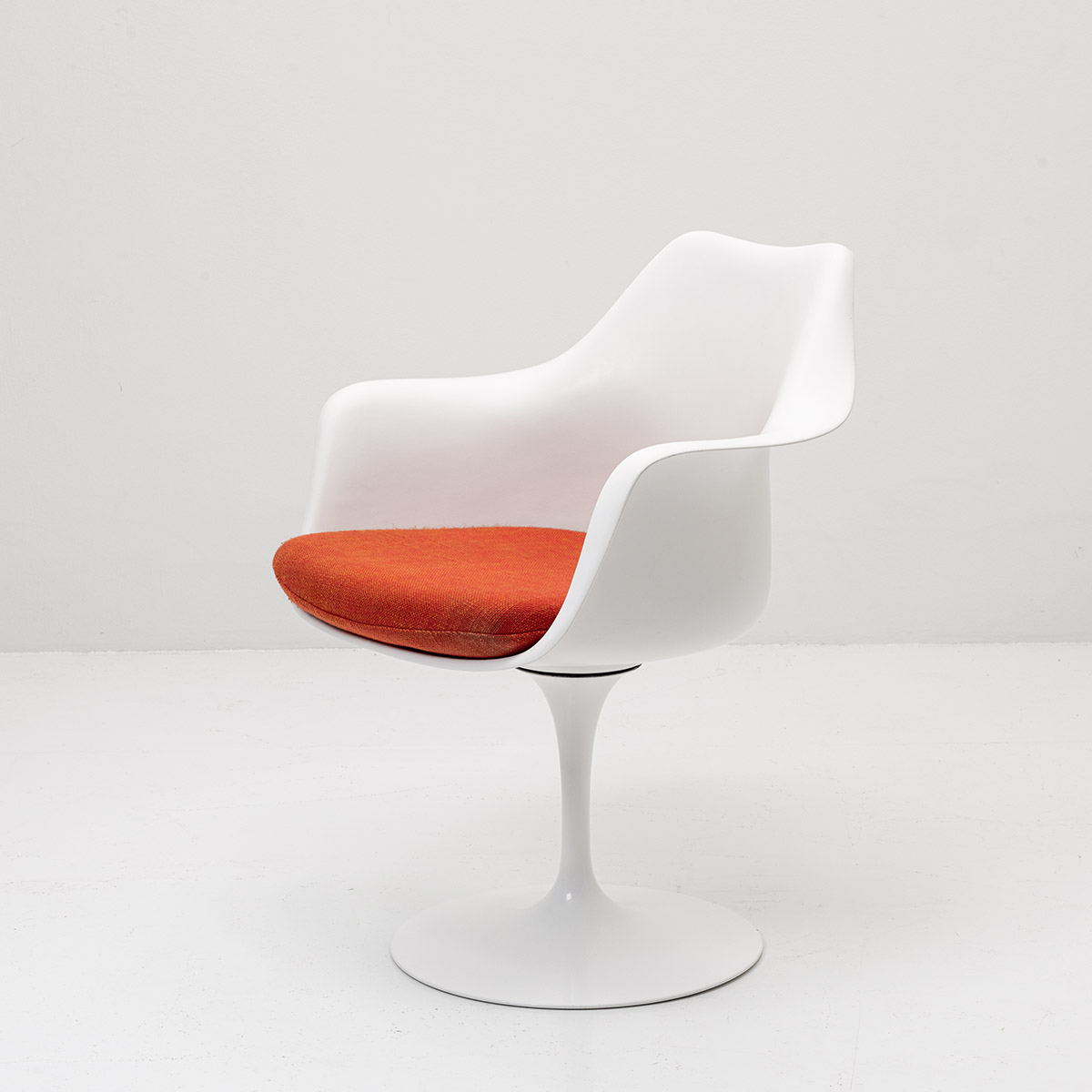 7er Set Saarinen Tulip Armlehnstühle von Knoll International - 2