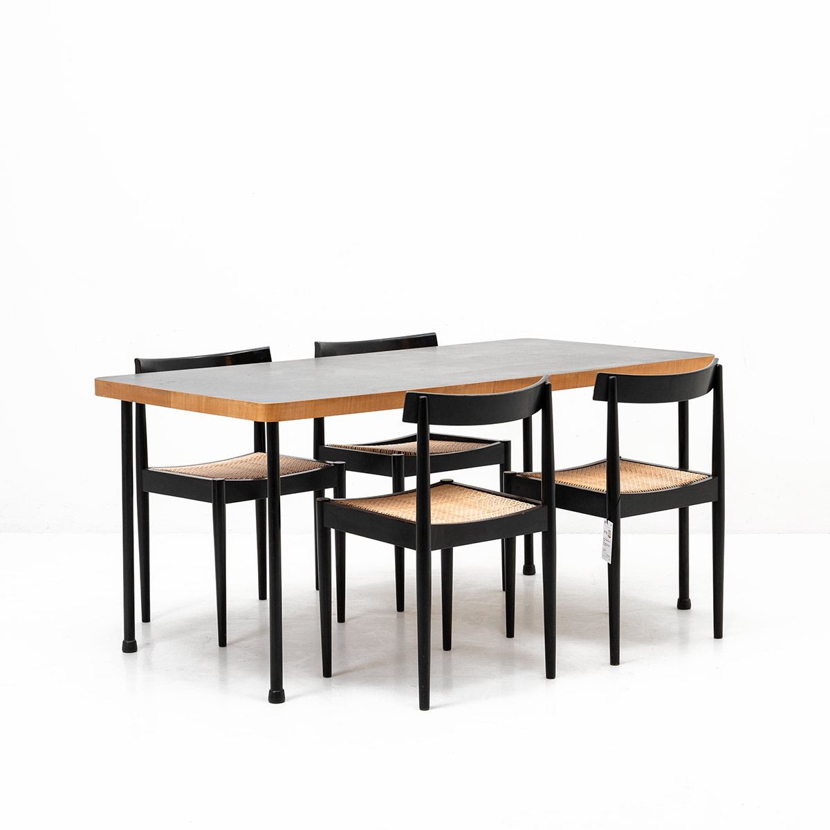 Arbeits-/Esstisch, Marcel Breuer, Linoleum