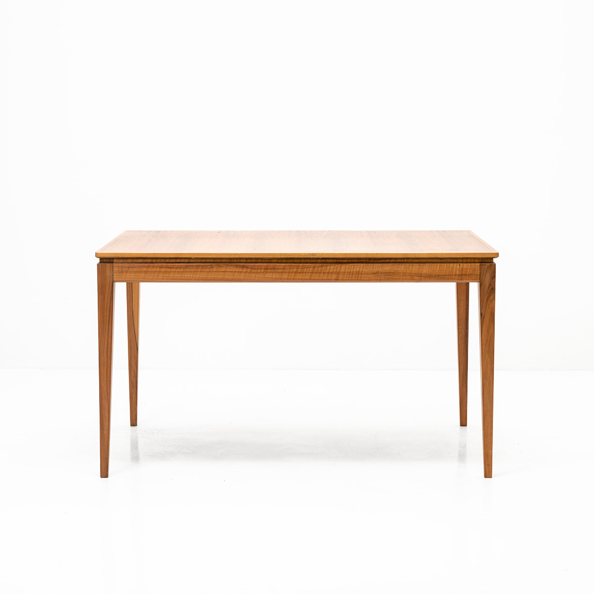 Ausziehtisch, Nussbaumfurnier 1960er Jahre, Div.Tische, Tisch