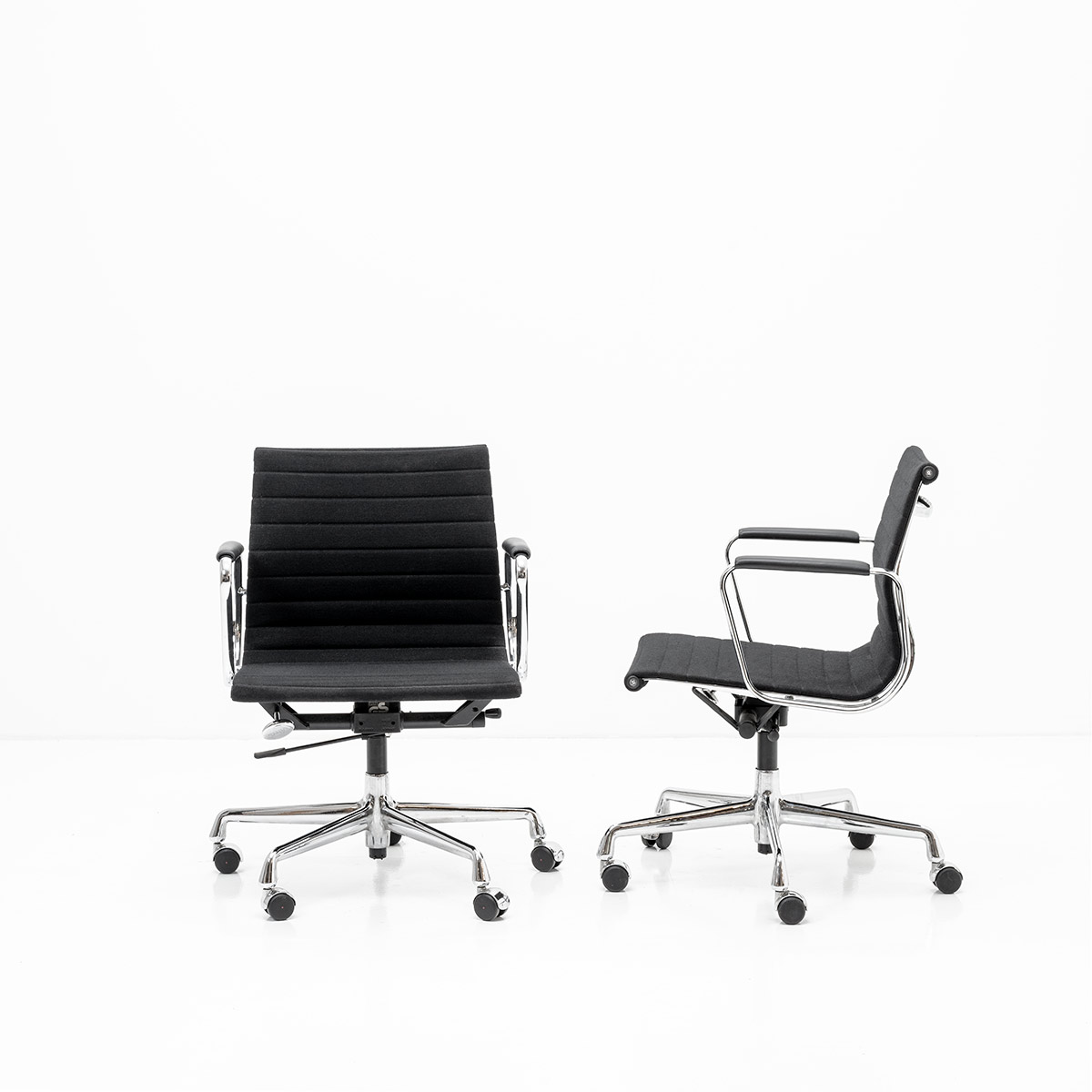 Eames Alu Chair EA117, 1958