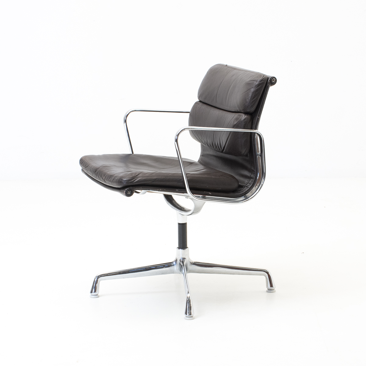 Eames Alu Chair, SoftPad EA208 - 3