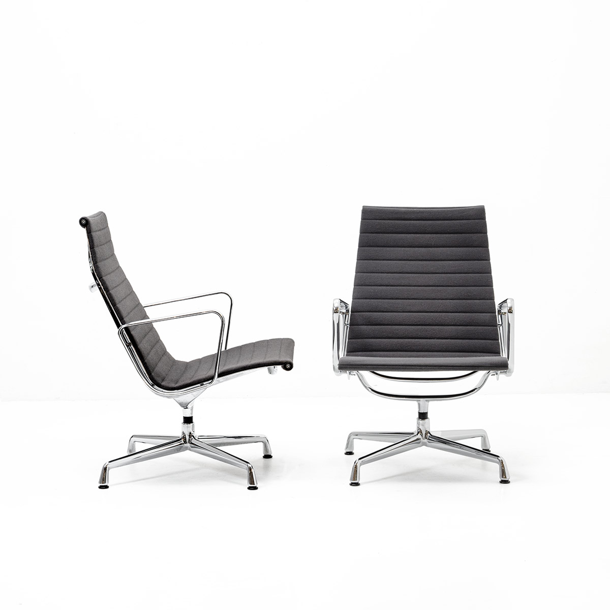 Eames Aluminium Chairs, Vintage