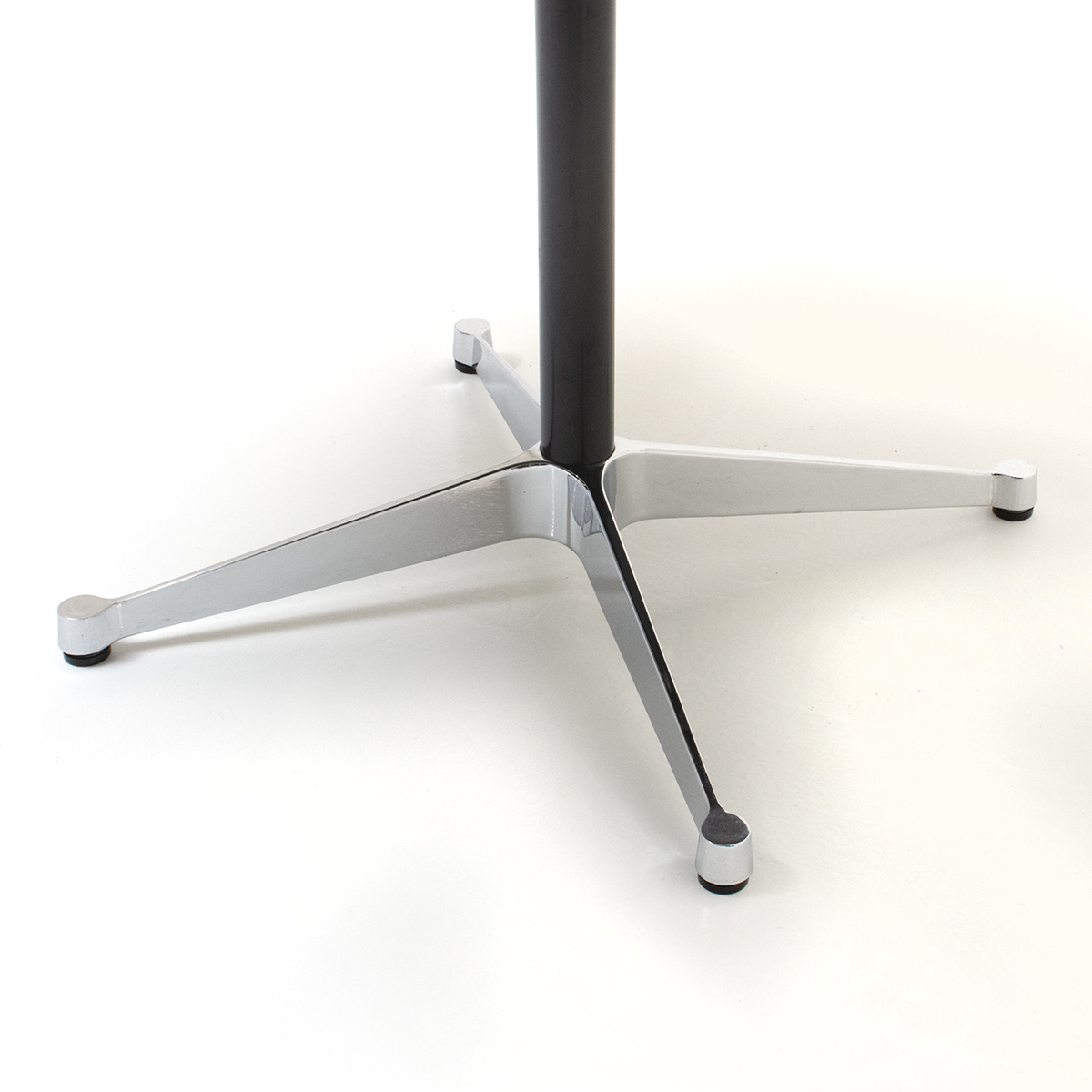 Eames Bürotisch - 3