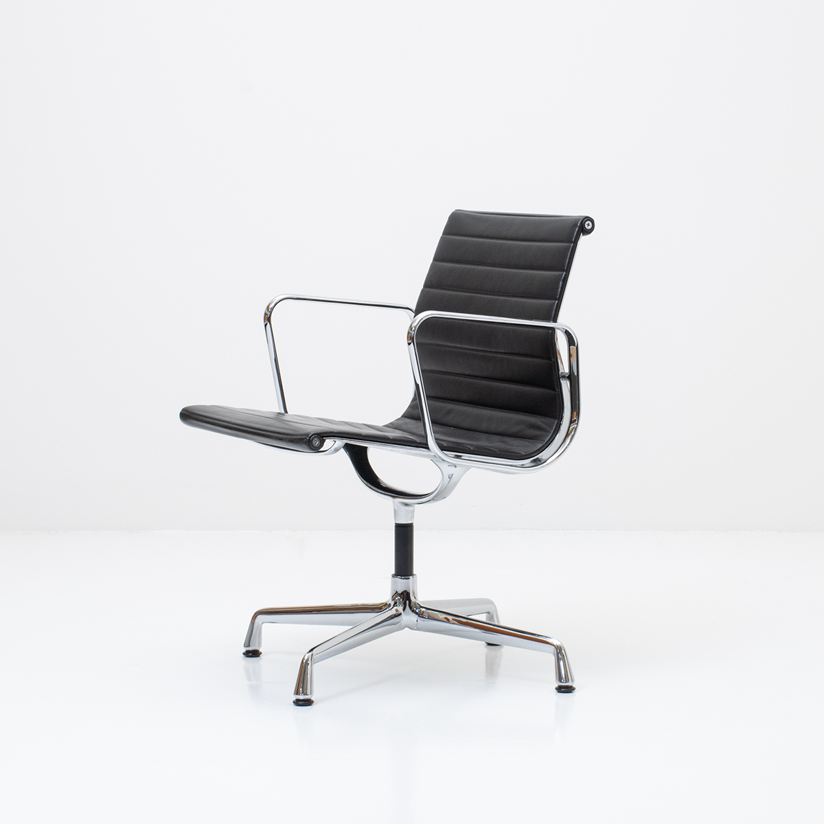 Eames Office Chair, EA 117, schwarz - 1