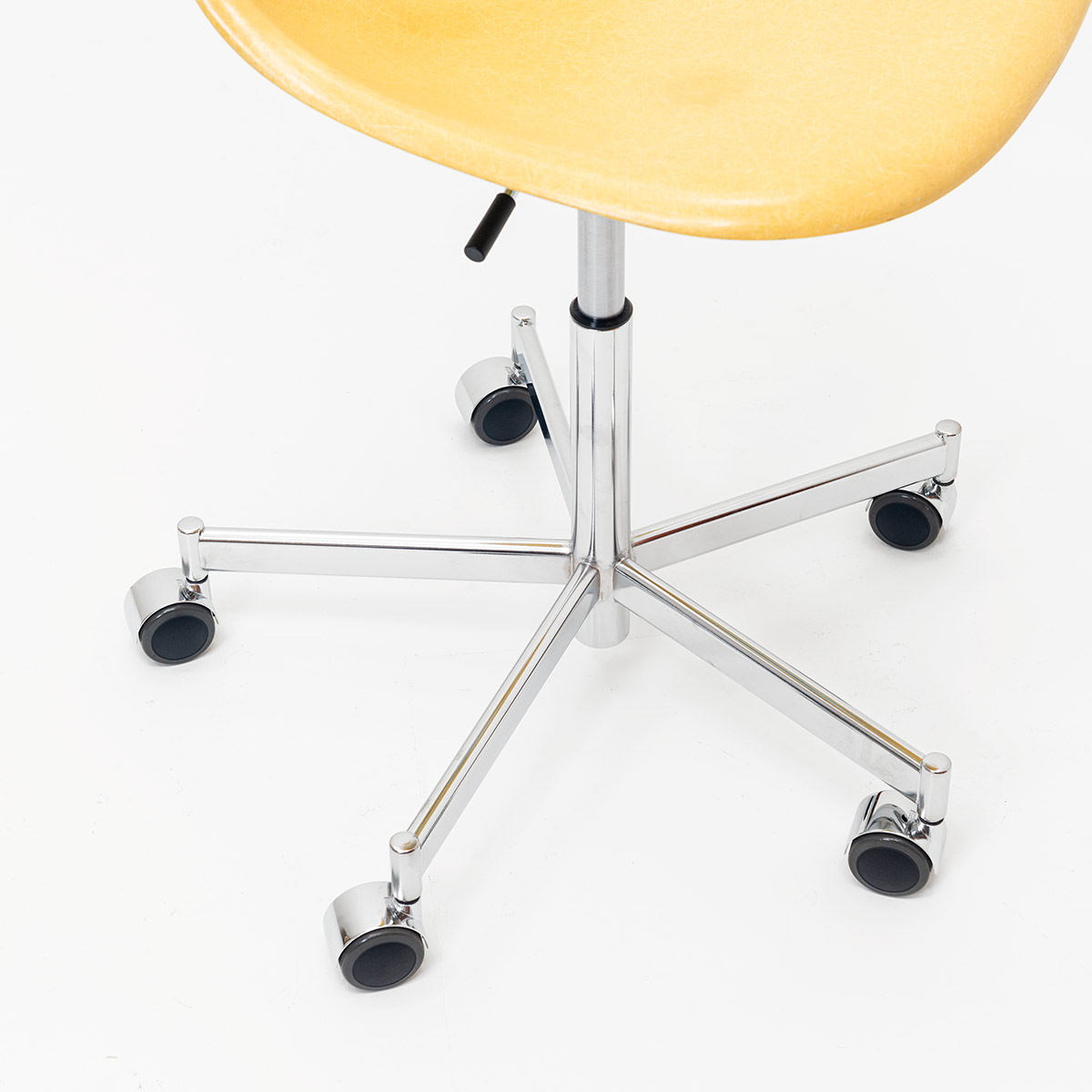 Eames Office Chair, Vintage - 0