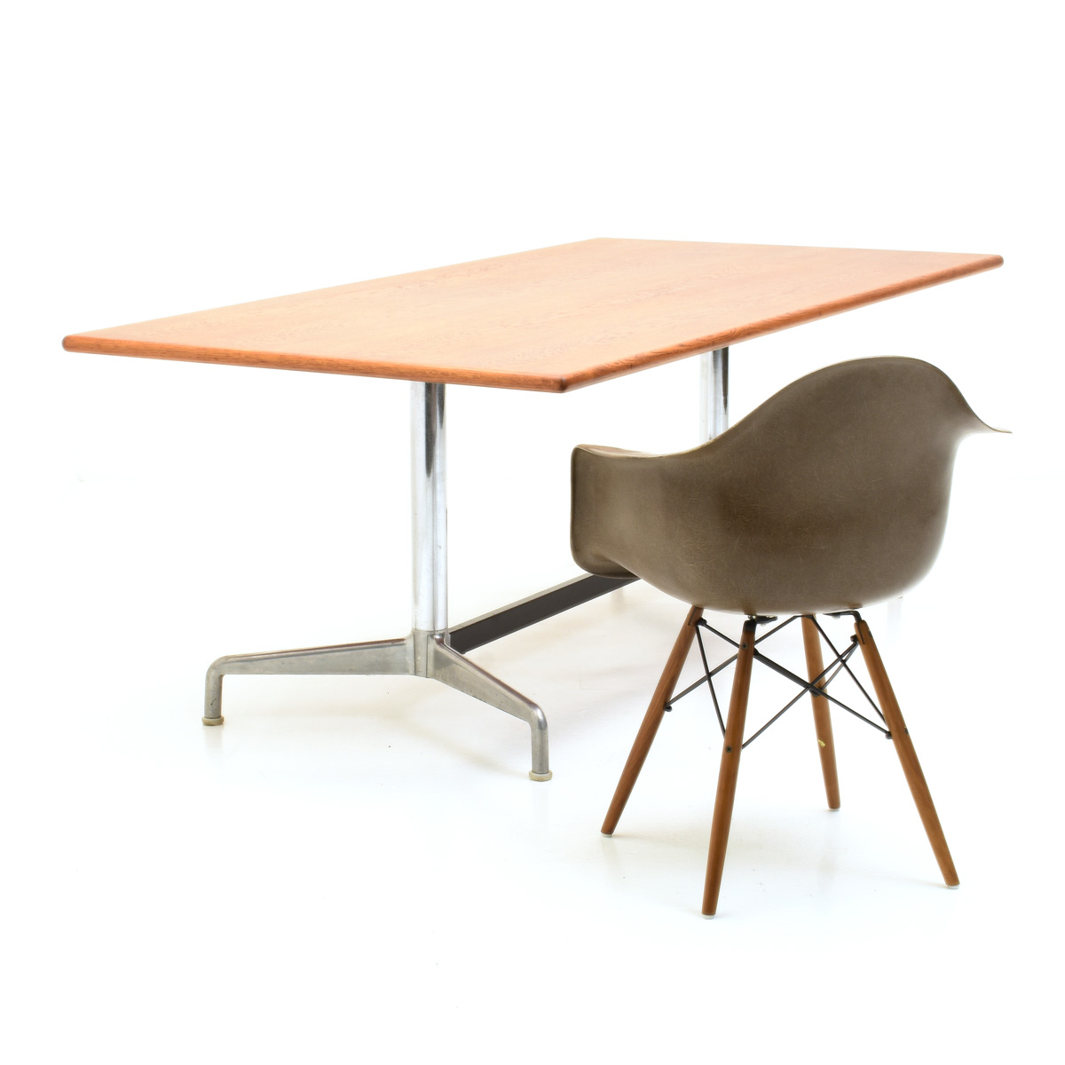 Eames Segment Table, Eiche