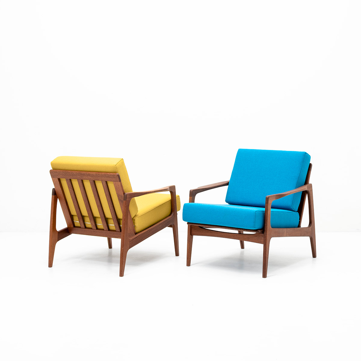 Ein Paar dänische Fauteuils, Teakholz