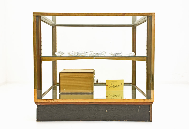 Exquisite Vitrine