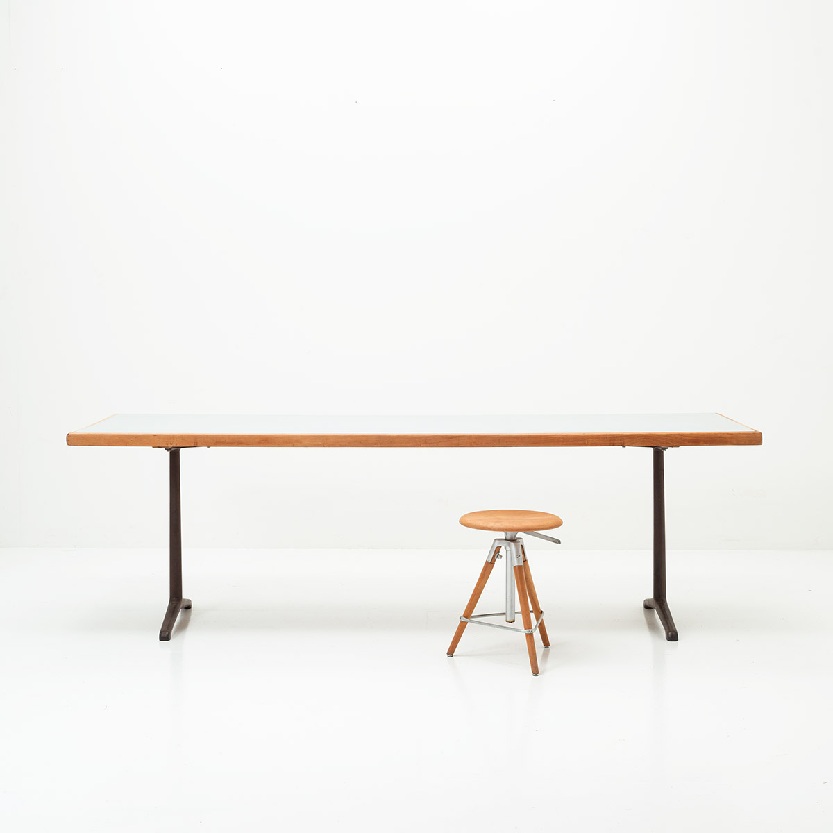 Grosser horgenglarus Tisch, 1960