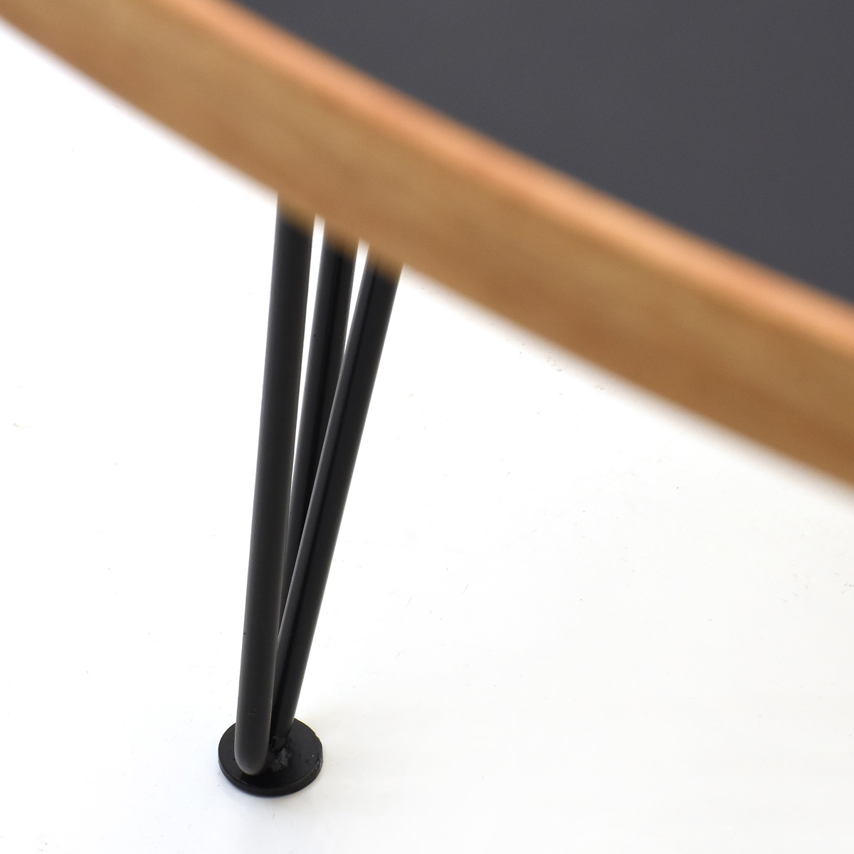 Grosser runder Linoleumtisch, B33 Partner - 4