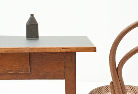 Holztisch, neue Linoleinlage - 2