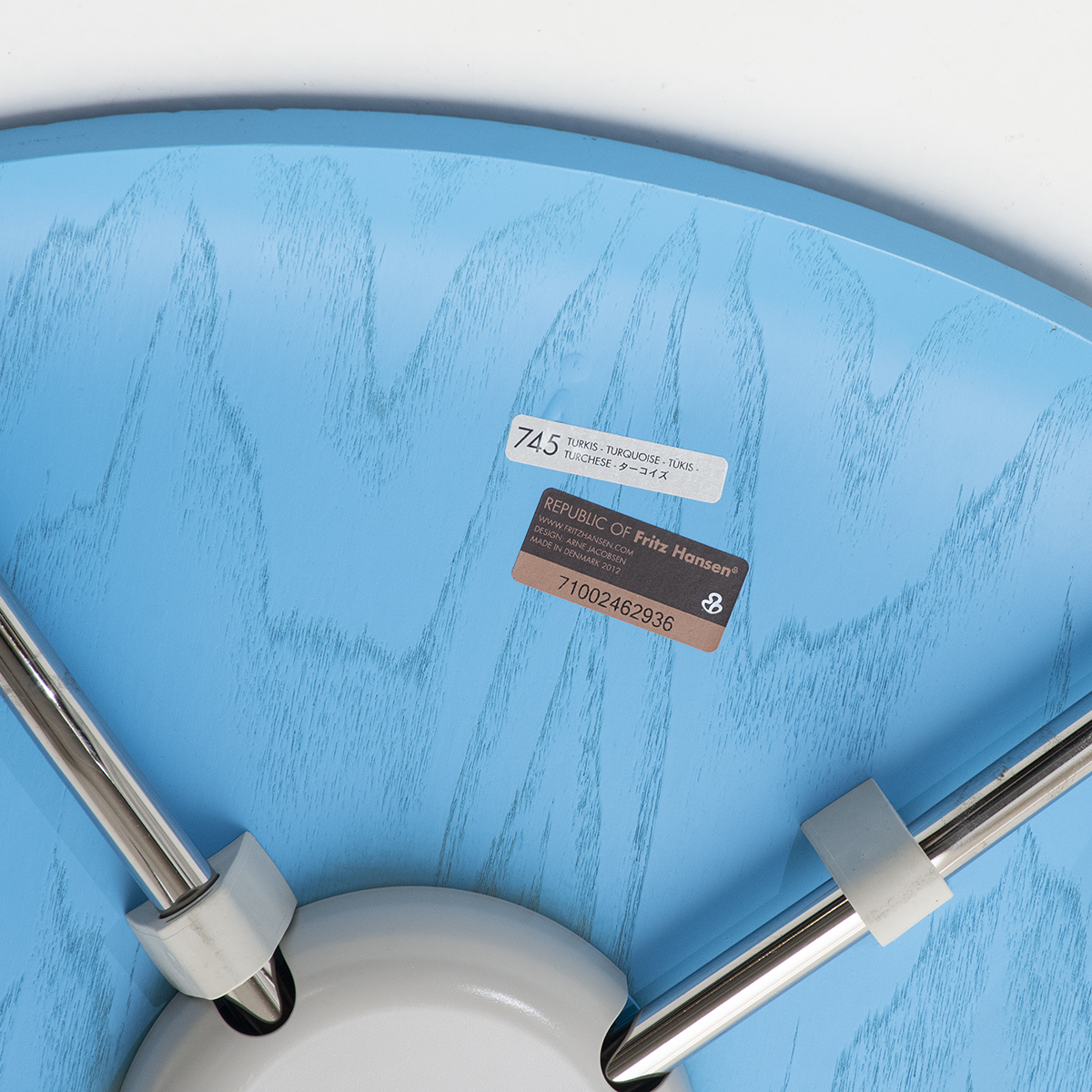 Jacobsen Stühle 3107, verschiedene Farben. - 3