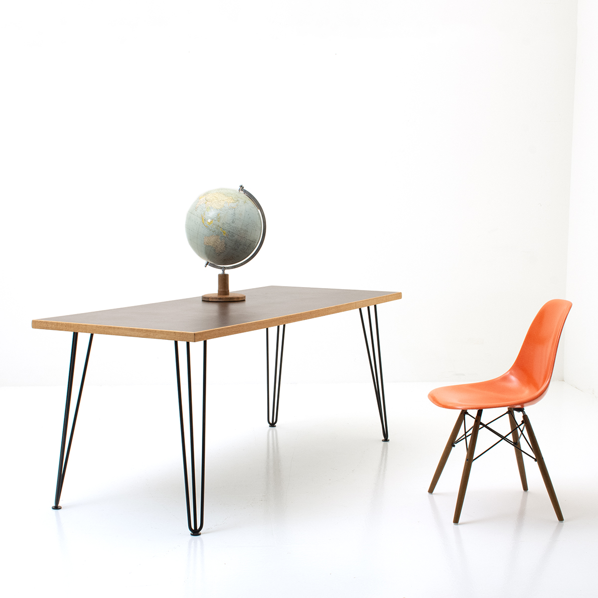 Linoleumtisch mit Hairpinlegs