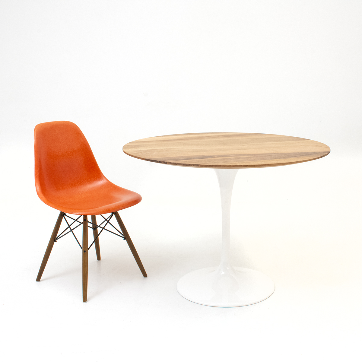 Runder Tulip Esstisch, Eiche