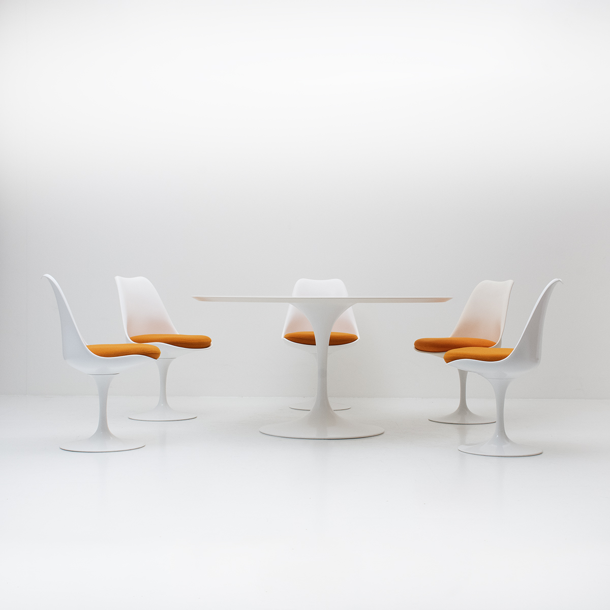 Saarinen Tisch, ø137cm, Knoll Int.