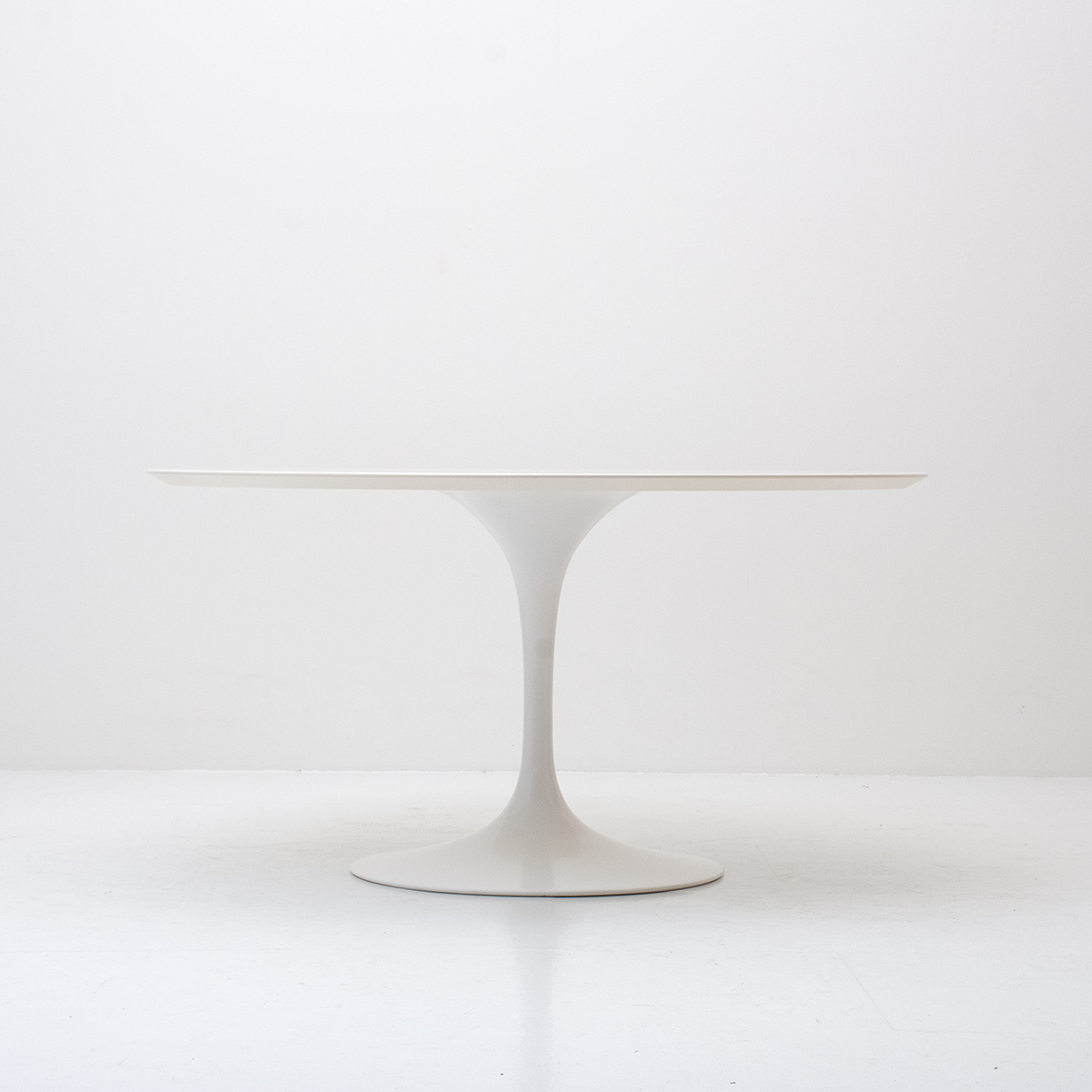 Saarinen Tisch, ø137cm, Knoll Int. - 1