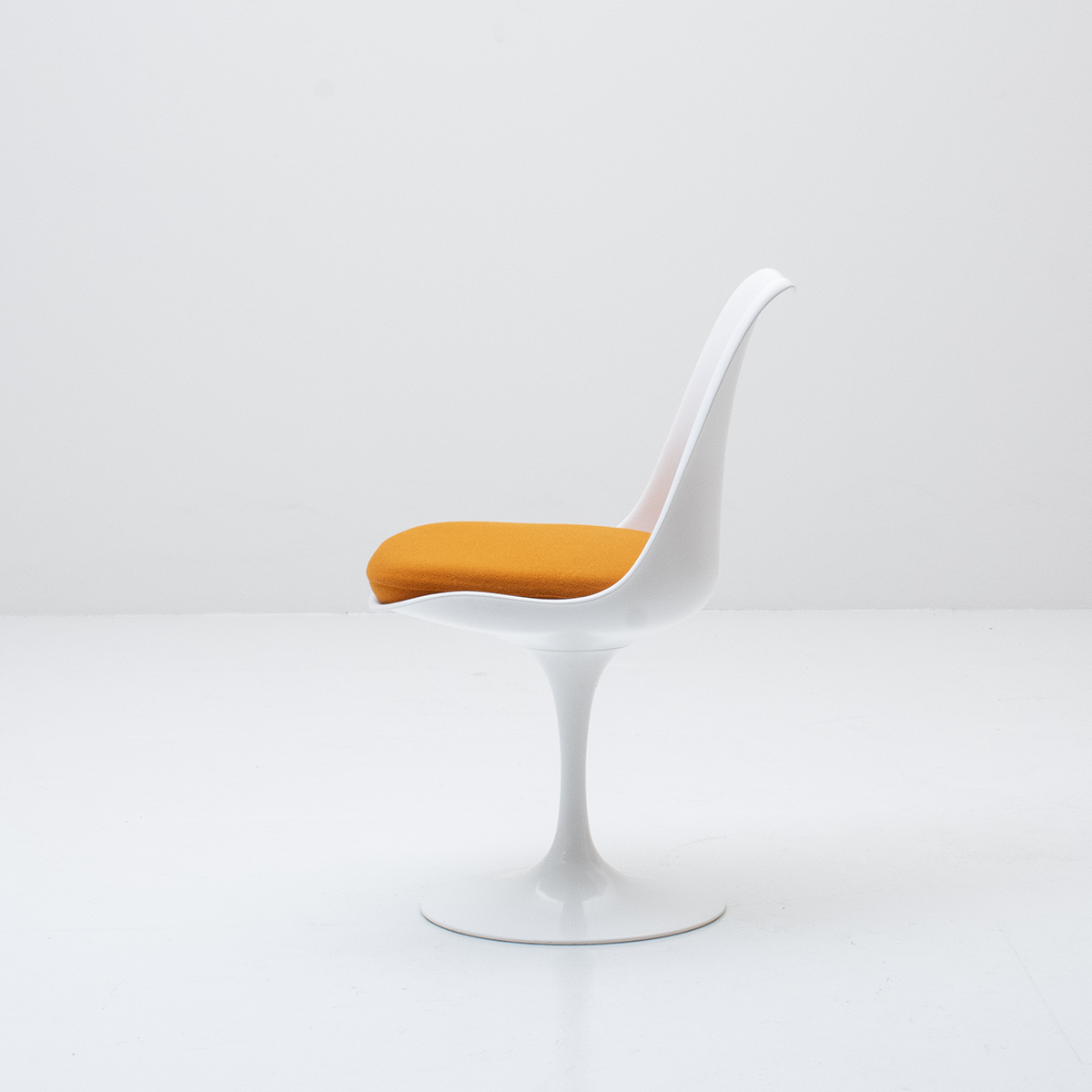 Saarinen Tisch, ø137cm, Knoll Int. - 5