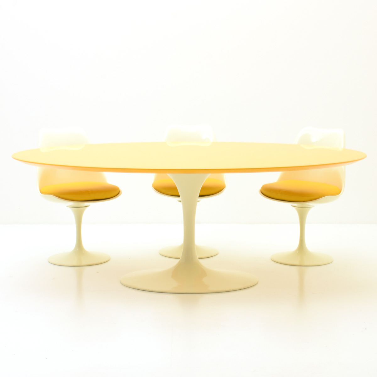 Saarinen Tulip Set. - 4