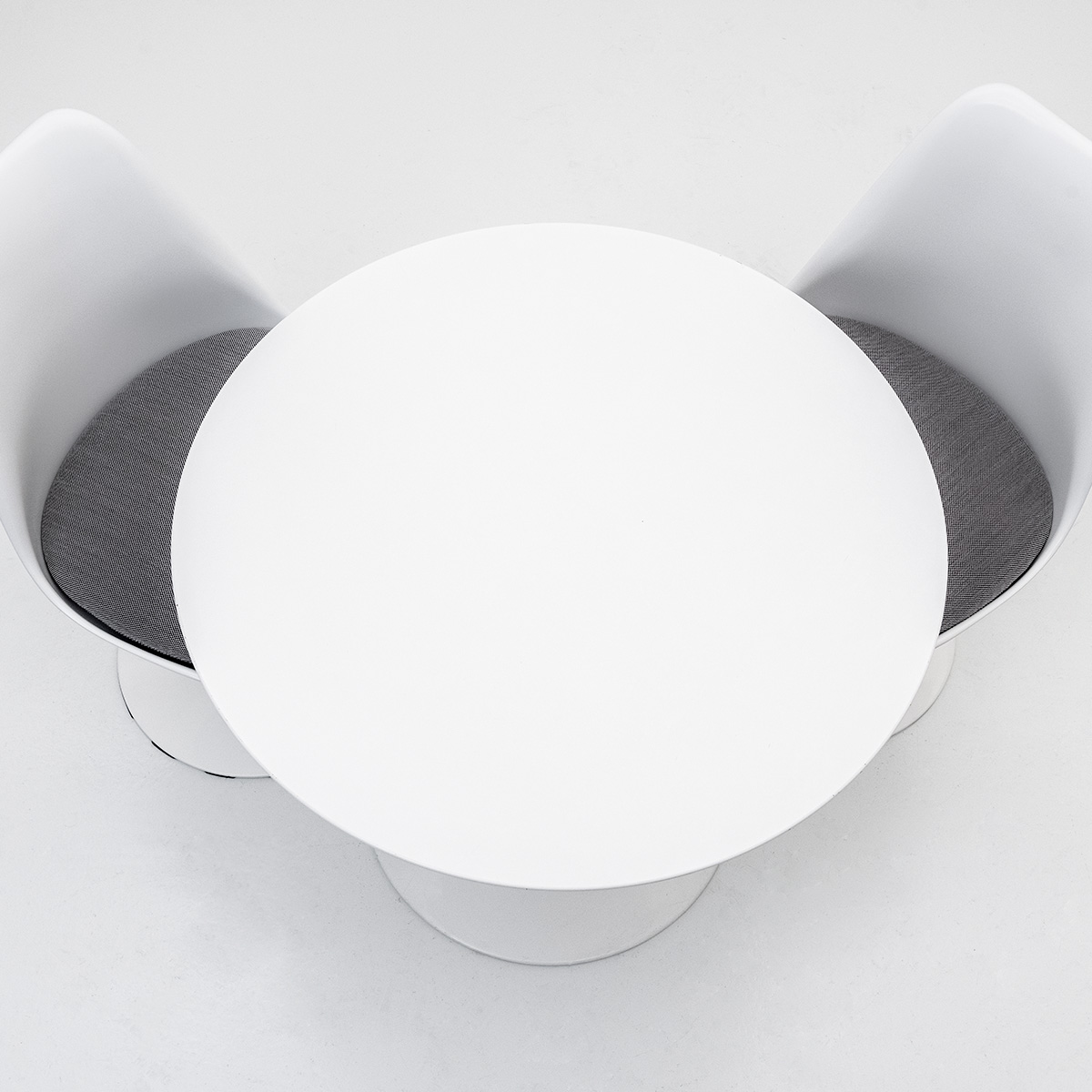 Saarinen Tulip Tisch, ø80cm, Laminat weiss - 2