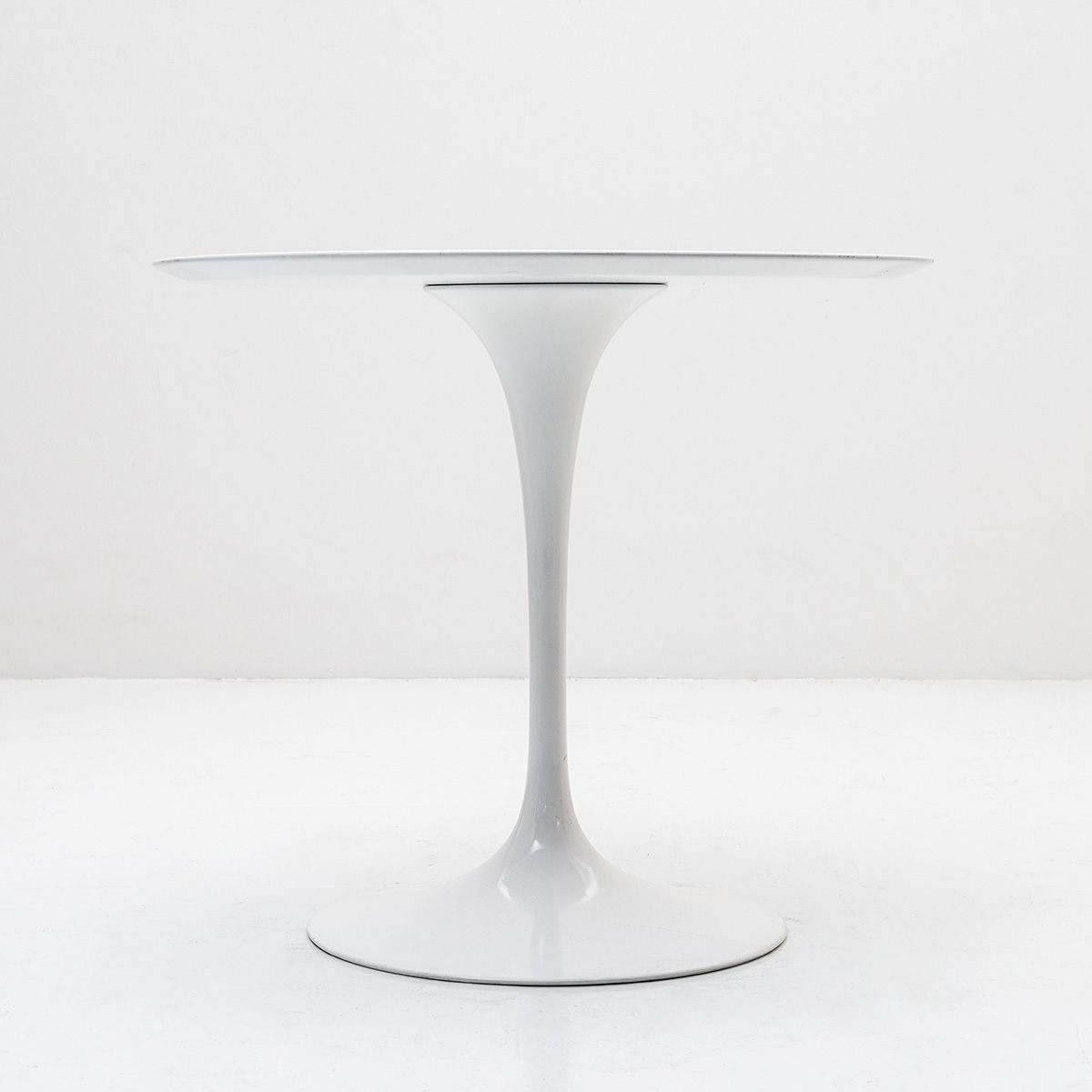 Saarinen Tulip Tisch, ø80cm, Laminat weiss - 4