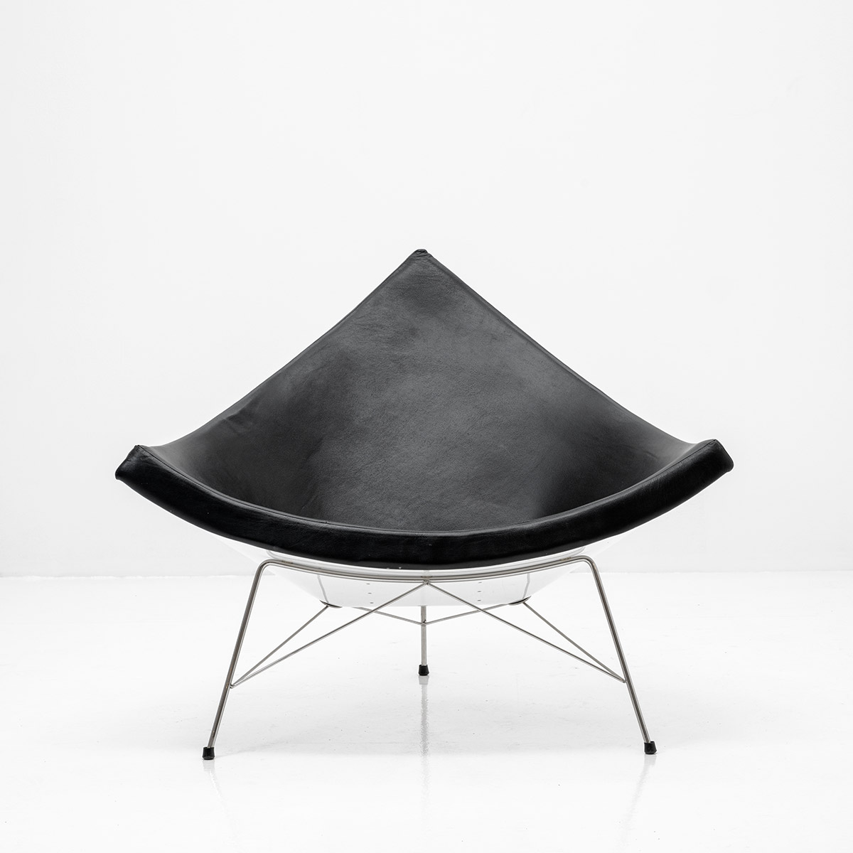 Sessel, Coconut Chair, schwarzes Leder
