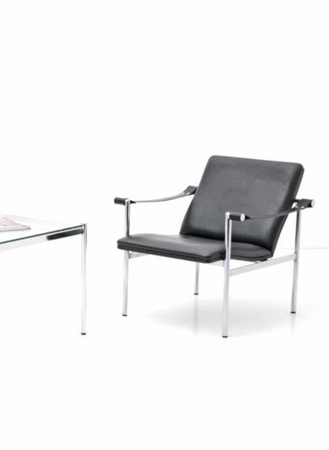 Sessel; Hommage an Corbusier`s LC1