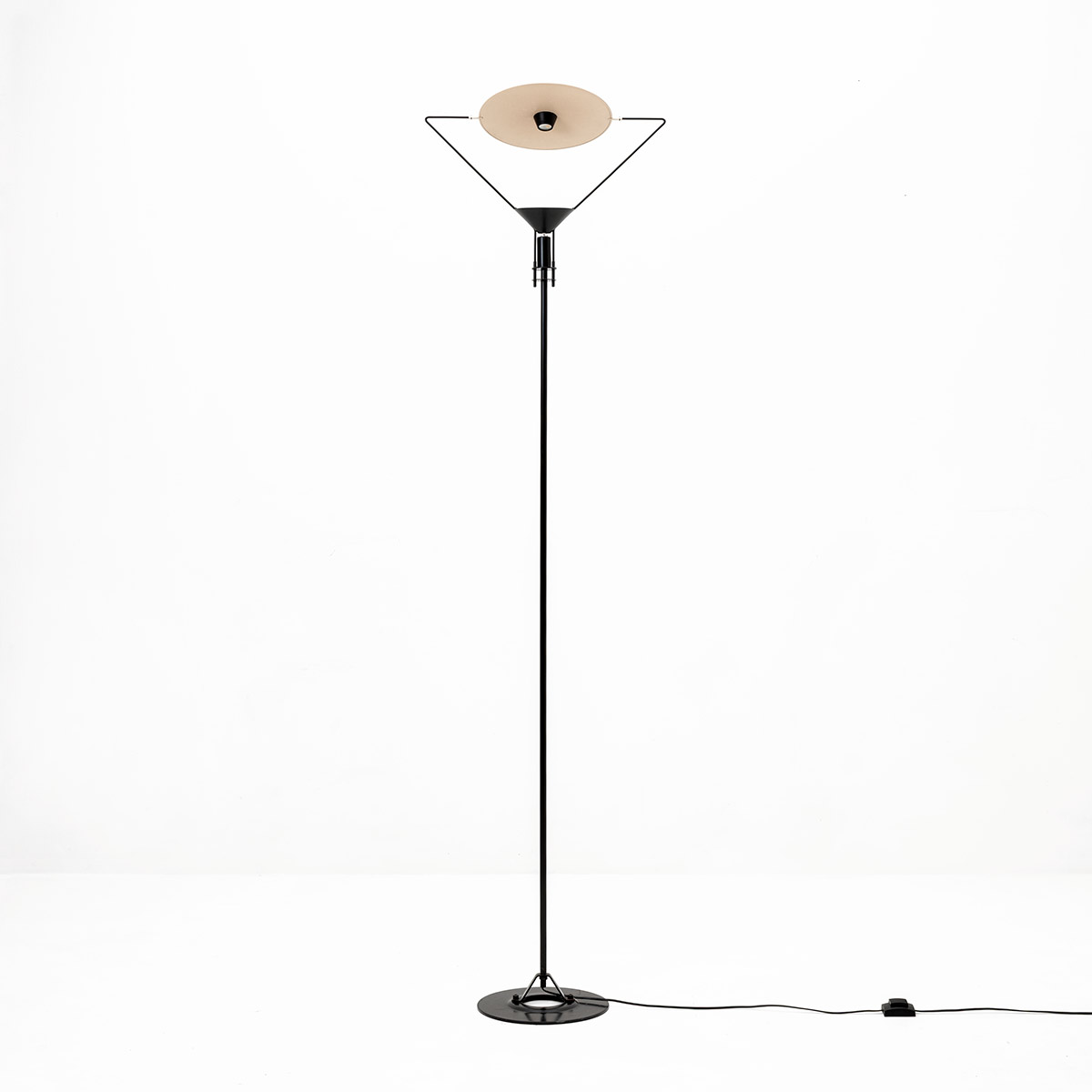 Stehleuchte mit Reflektor, Metall, Vintage, Stehleuchte, Beleuchtung