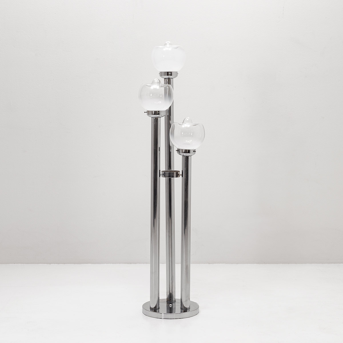 Stehleuchte, verchromt, 3-flammig