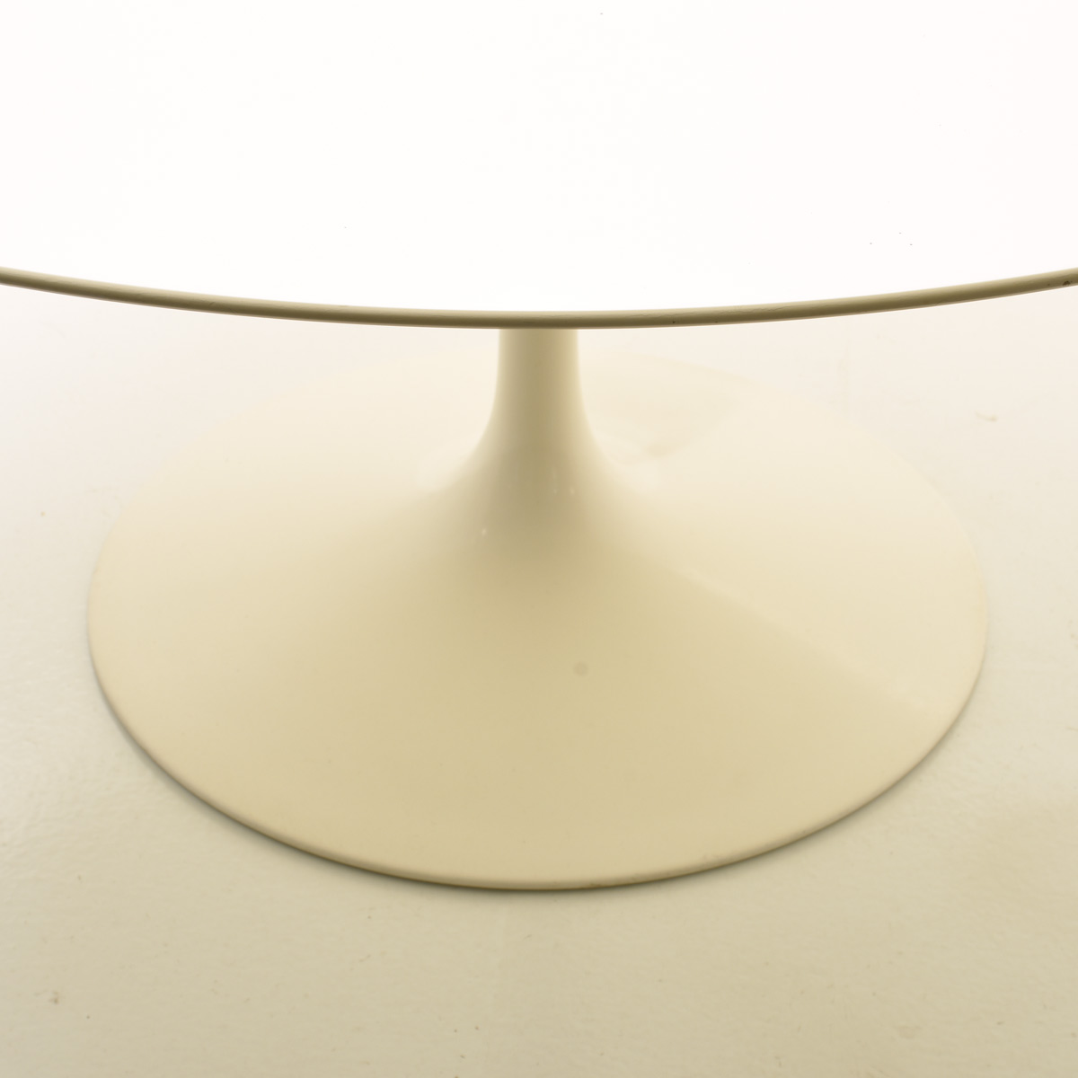 Tisch Saarinen Knoll - 2
