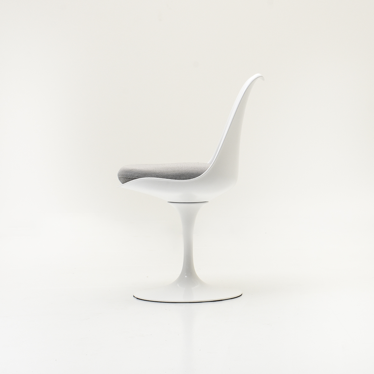 Tulip Stühle von Knoll Studio. Grauer Stoffbezug - 0