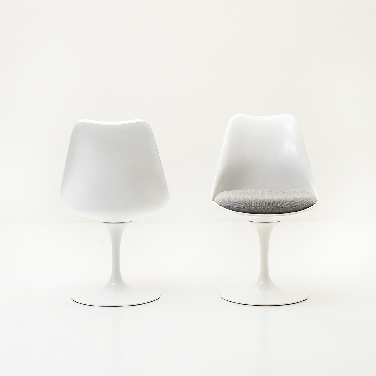 Tulip Stühle von Knoll Studio. Grauer Stoffbezug - 3