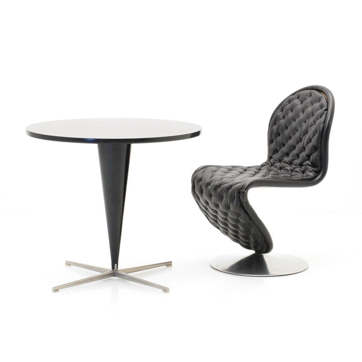 Verner Panton Set, 123 Chair und Cone Table