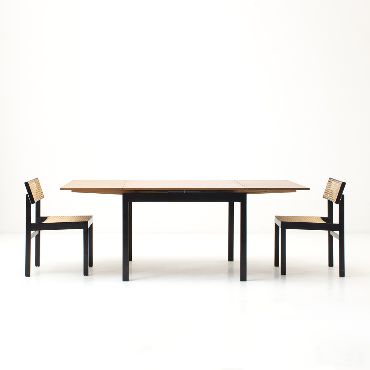 Willy Guhl Auszugstisch, Nussbaum