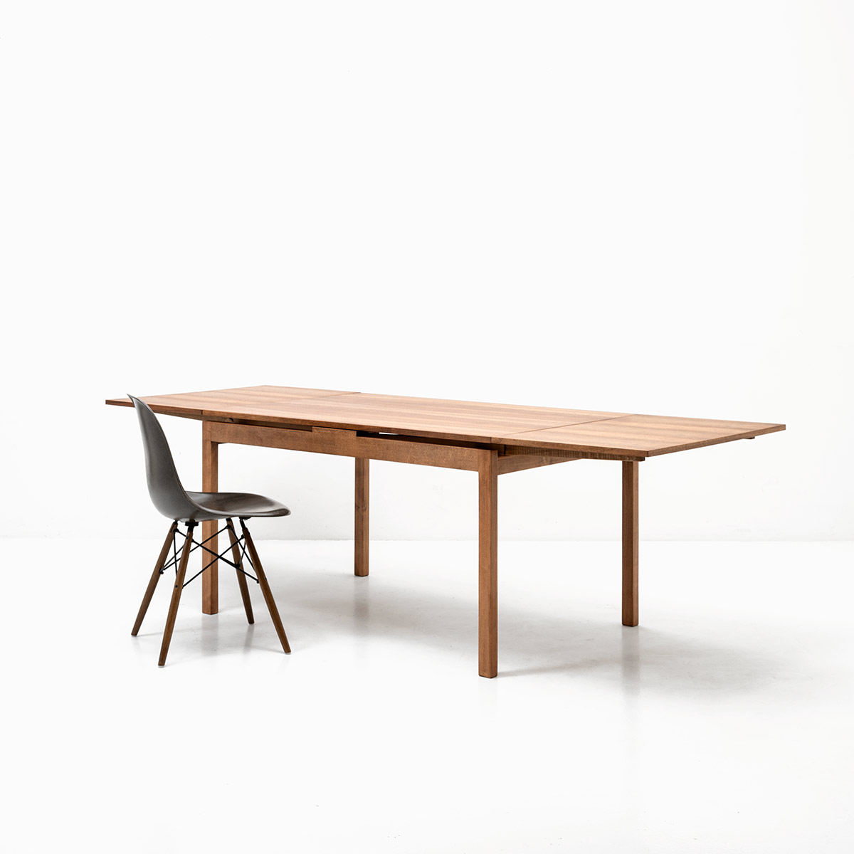 Willy Guhl Tisch, Nussbaum - 1