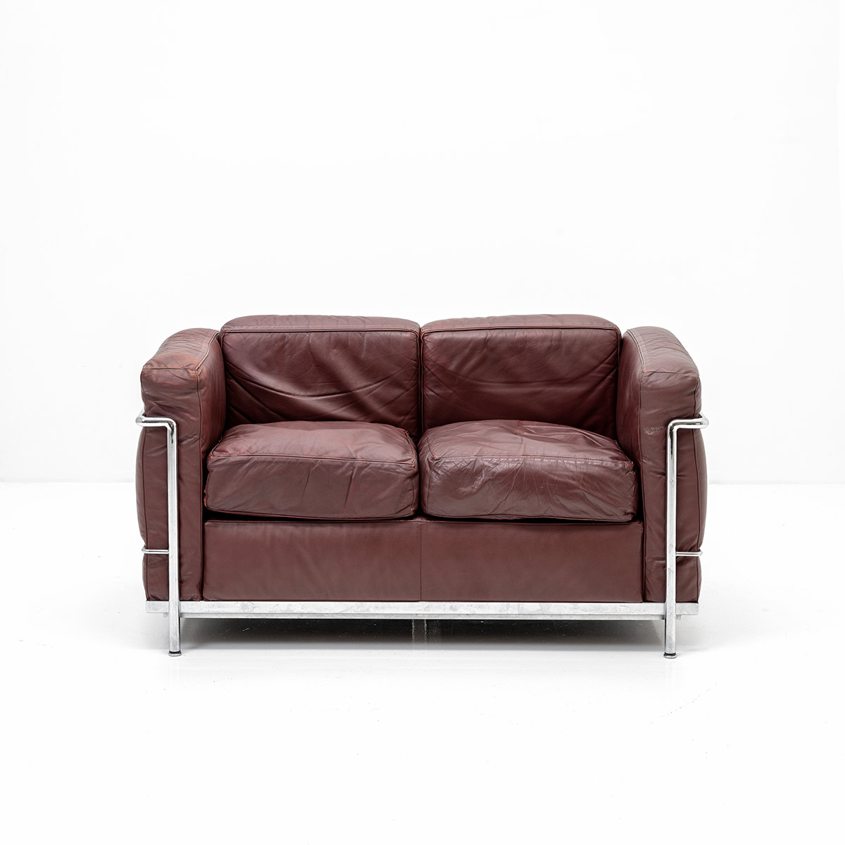 Zweisitzer-Sofa LC2 von Charlotte Perriand, Le Corbusier & Jeanneret