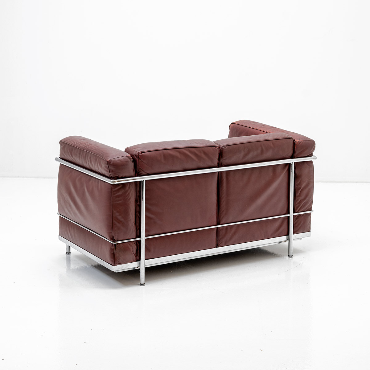Zweisitzer-Sofa LC2 von Charlotte Perriand, Le Corbusier & Jeanneret - 0